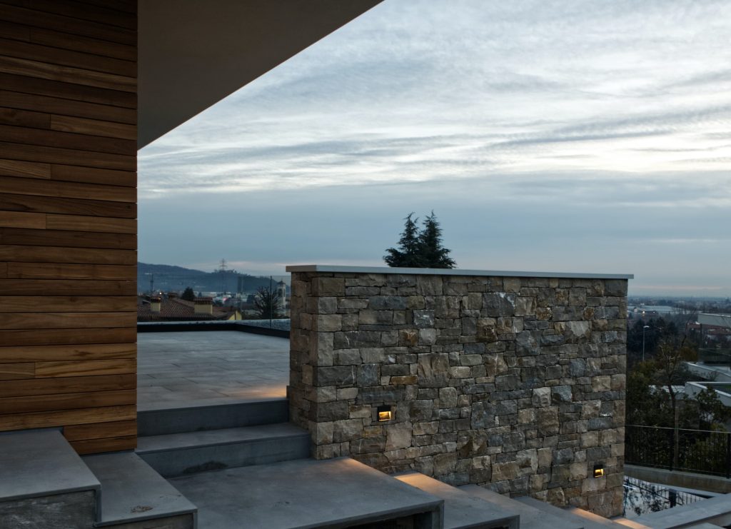 Modulo A: Lampada da parete di design in alluminio