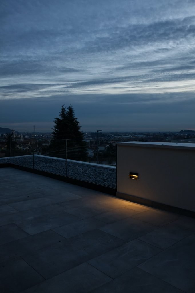 Modulo A: Lampada da parete di design in alluminio