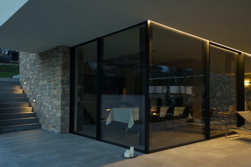Modulo A: Lampada da parete di design in alluminio