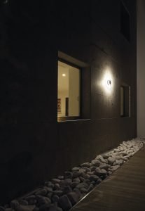 Eloise: lampada da parete a emissione radiale 360°
